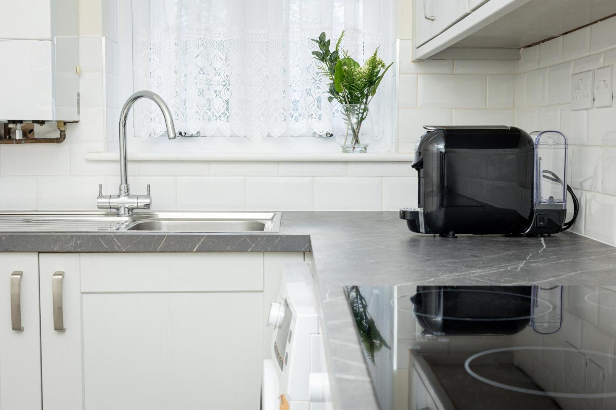 Charming 1Br Flat, Canning Town, Excel, City Hall London Kültér fotó